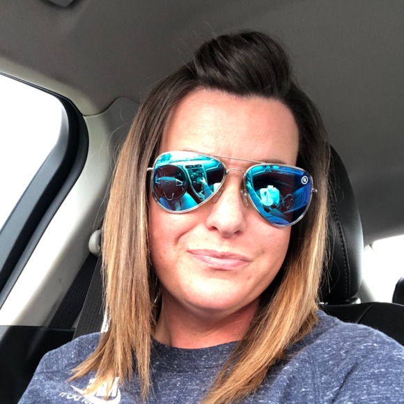 Meet your Posher, Jennifer - Picture 1 of 1